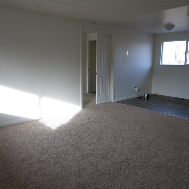 Photo - Cozy 4 bedroom House