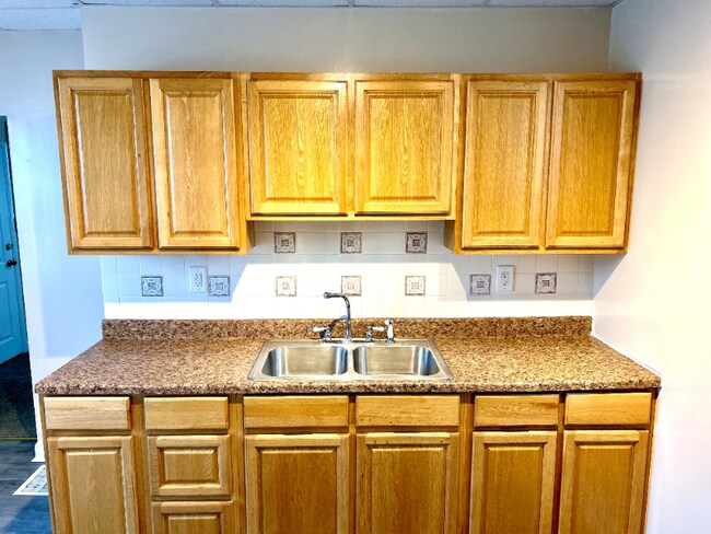 Photo - 568 Conrad Ave Casa