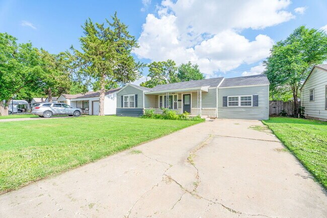 Photo - Pre-Leasing for July 2025! Apartment