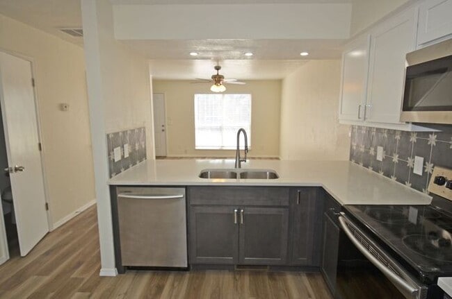 Photo - 2 BED 1.5 BATH TOWNHOUSE -WARR ACRES