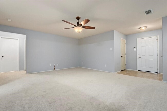 Photo - 1614 Wooded Acres Dr