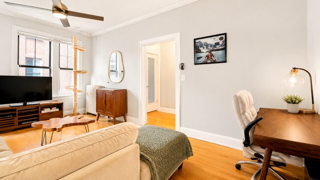 Photo - 3610 N Claremont Ave Unit # 0M3