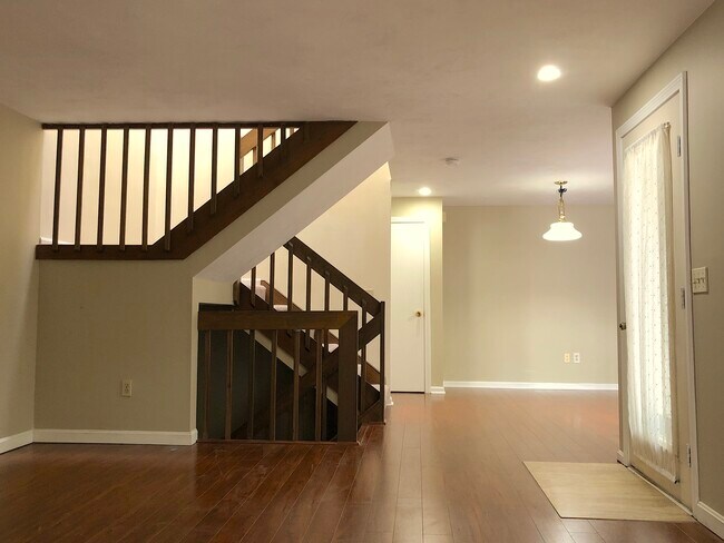 Entrance - 12 E Bluff Rd