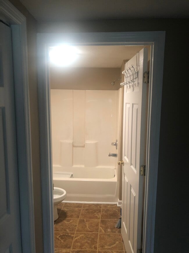 Photo - 1923 Kissingbower Rd