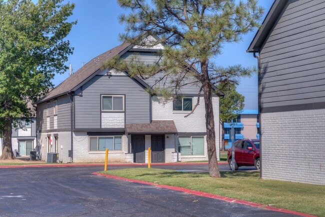 Building Photo - Windsor Village Townhomes