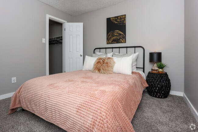 1BR, 1BA - Spruce Platinum - Bedroom
