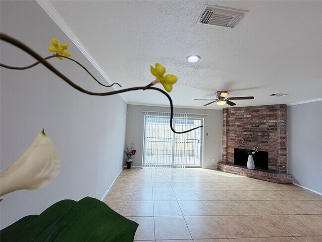 Building Photo - 9200 W Bellfort Ave Unit 98