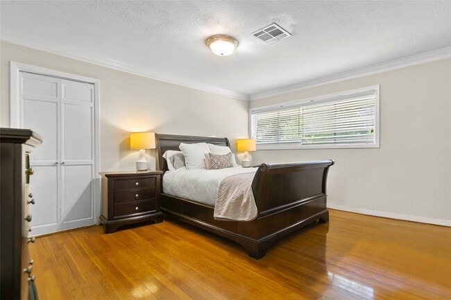 Photo - 3641 Deal St