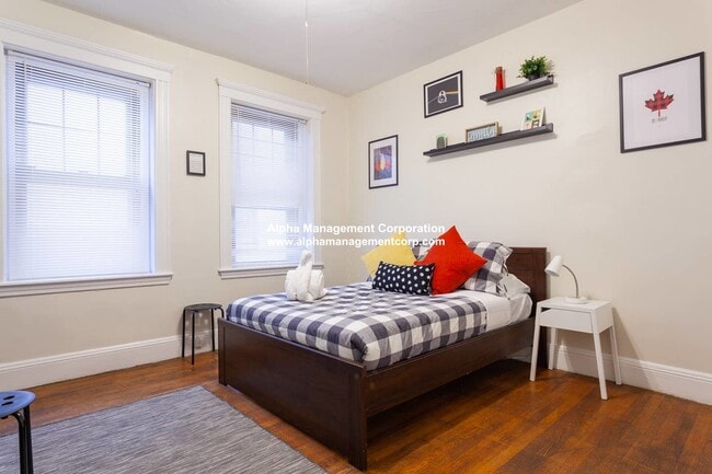 Photo - 1247 Beacon St Unit 3