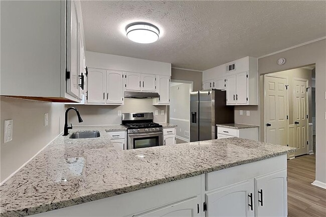 Photo - 9880 Lake Forest Way