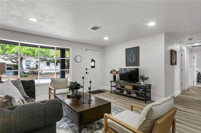 Photo - 301 N Fremont Ave