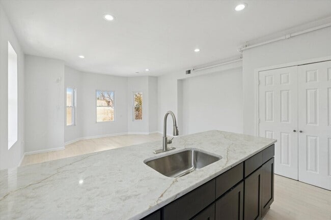 Photo - 1919 W Diamond St Unit 3