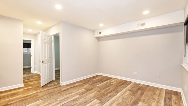 Photo - 3746 W Leland Ave Unit 1C