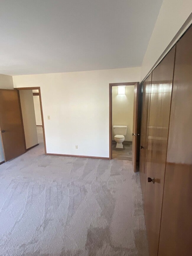London Square Apartments
