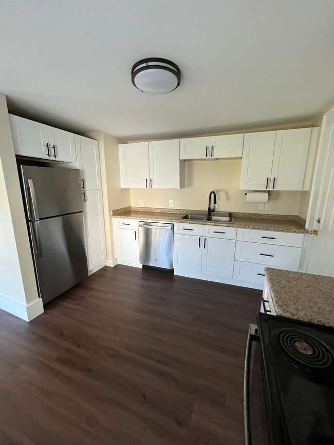 Photo - 27 Storer St Unit 201