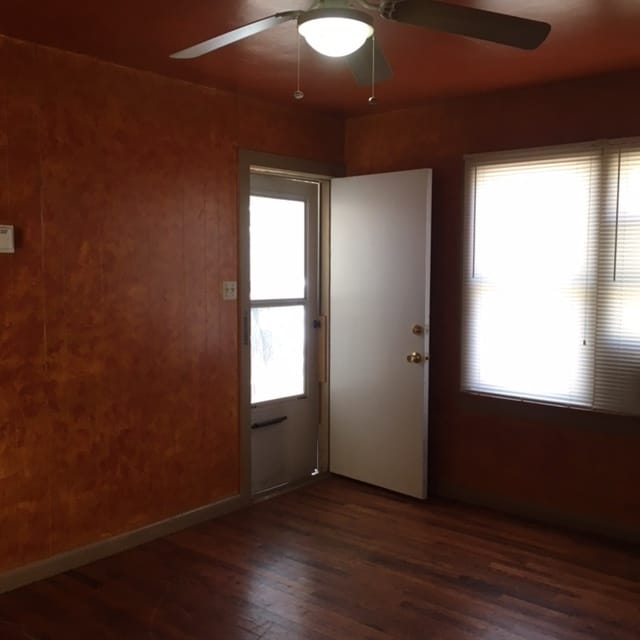 Photo - 507 W 1st St