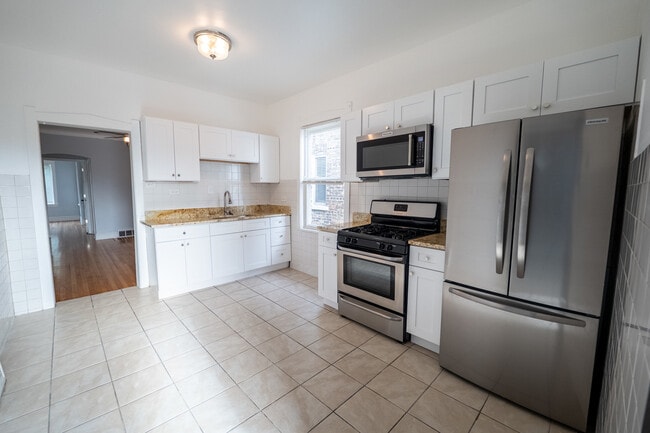 Photo - 1640 N Linder Ave Unit 2