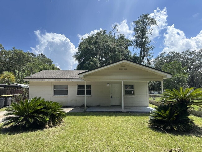 Building Photo - 630 E 60th St Rental