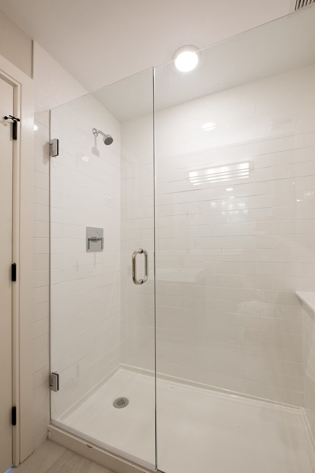 Photo - 318 N Harvard St