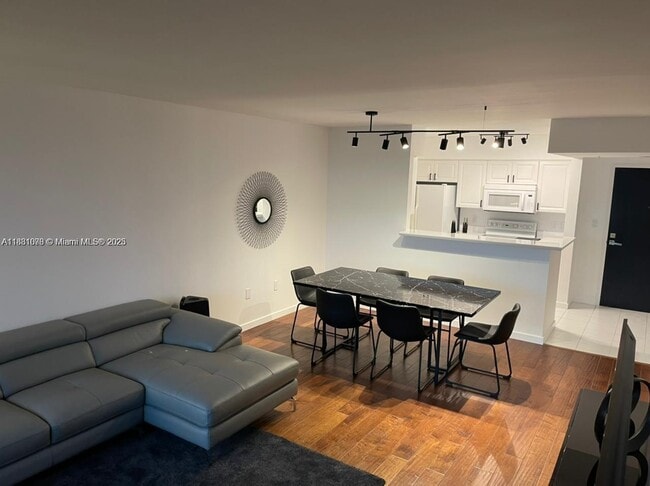 Photo - 90 Alton Rd Unit 908