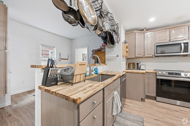 4BR, 2.5BA - 2,200SF - Kitchen