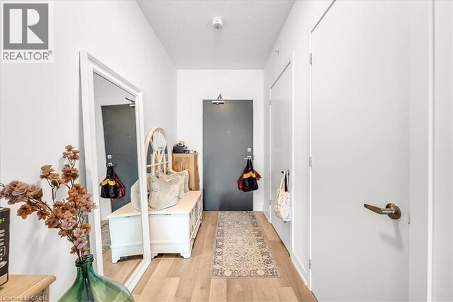 Photo - 5240 Dundas St Unit B318