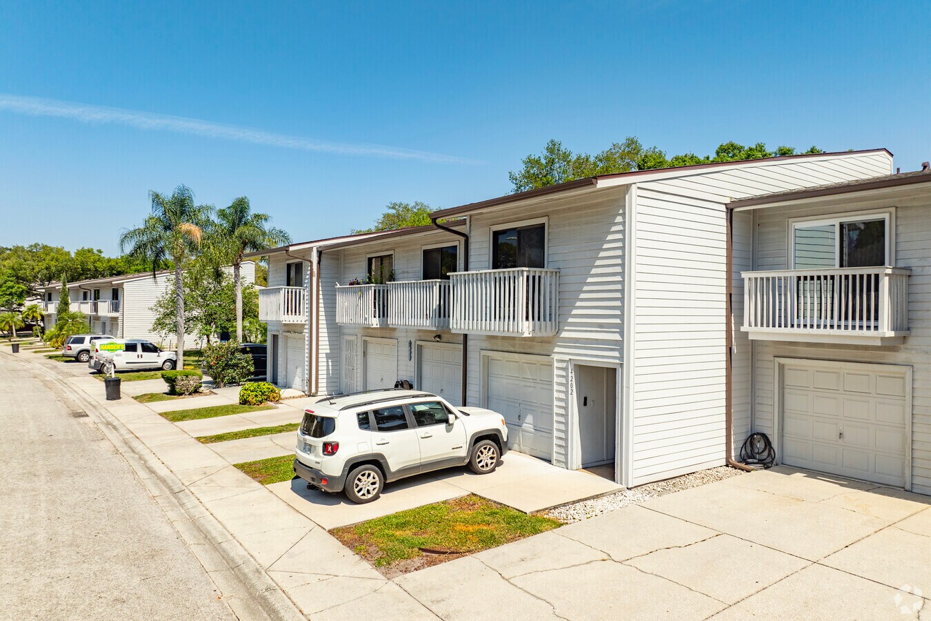 Photo - Lake Forest Condominiums