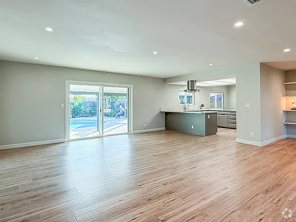Building Photo - 1253 Buckingham Dr Rental