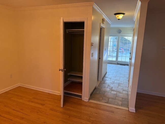 Photo - 284 Semton Blvd