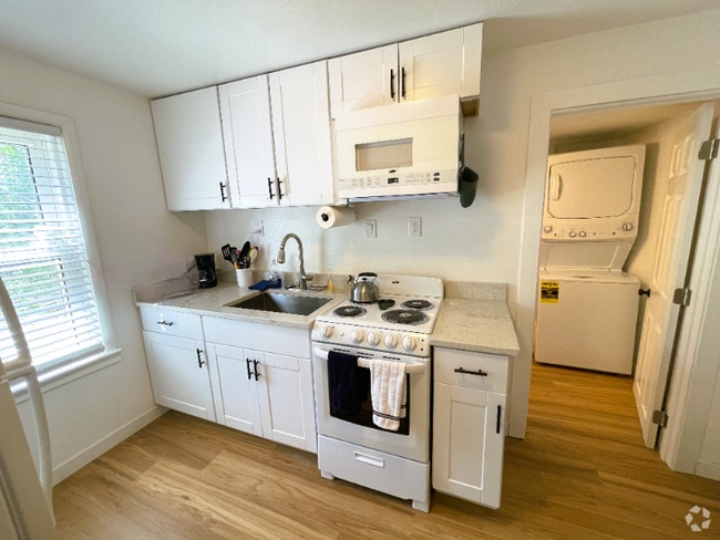 Building Photo - 801 Maxwell Ave Rental