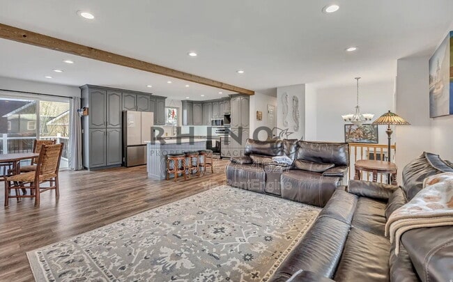 Photo - 9218 Laura Anne Wy.