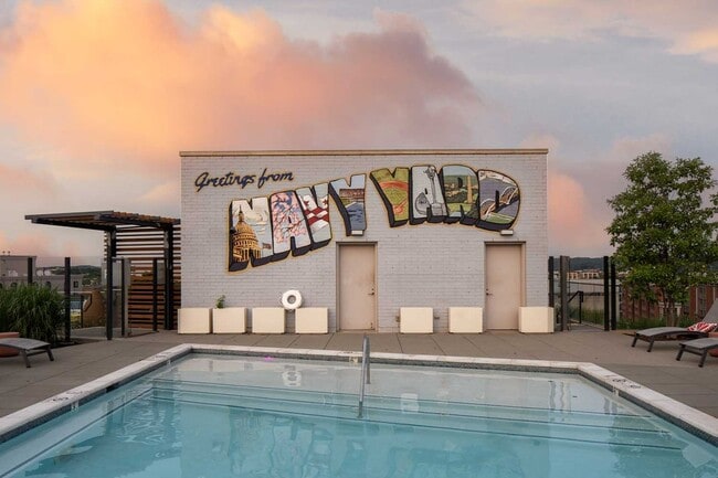 Photo - Insignia On M