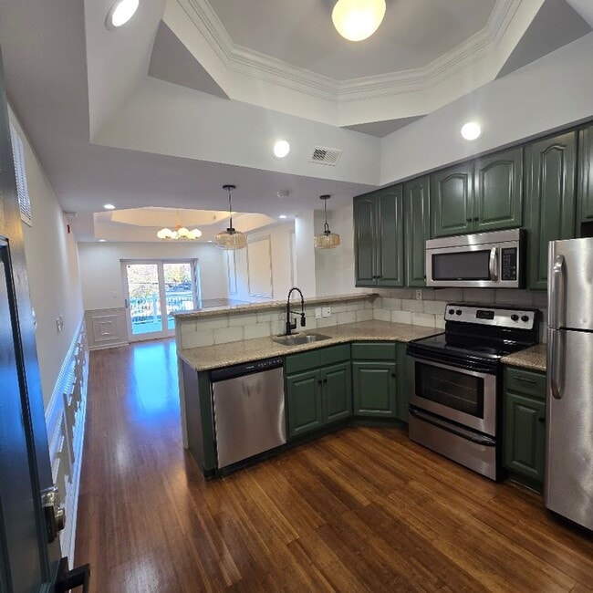 Building Photo - Make this your home today! Come rent with ... Unit 1827 Master St B -  B