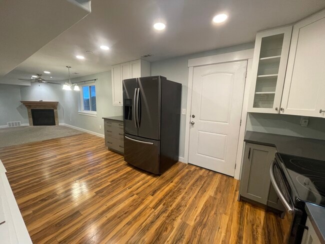 Building Photo - 3892 E South Pass Cv Unit Apt. A