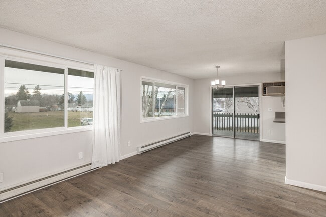 Photo - 605 N Virginia Ct