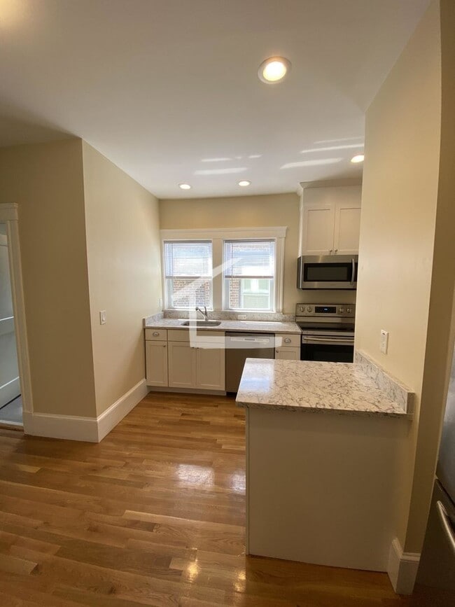 Photo - 303 Tappan St