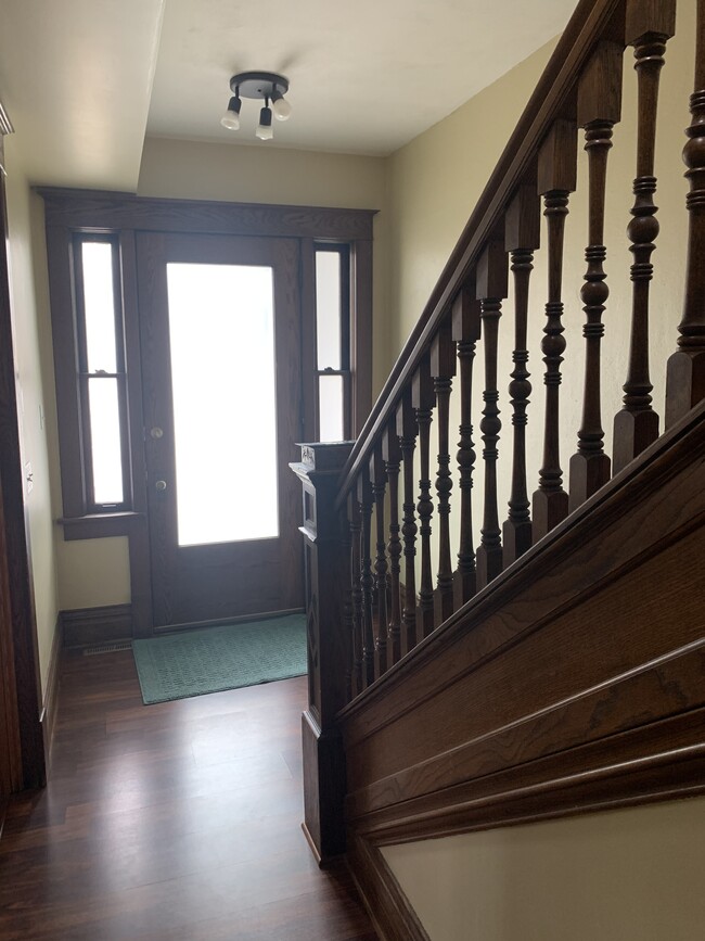 Photo - 409 E Cherry St