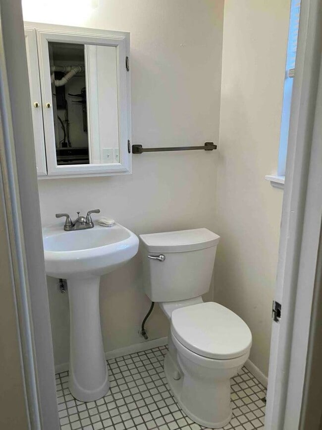 Photo - 762 Mentor Ave