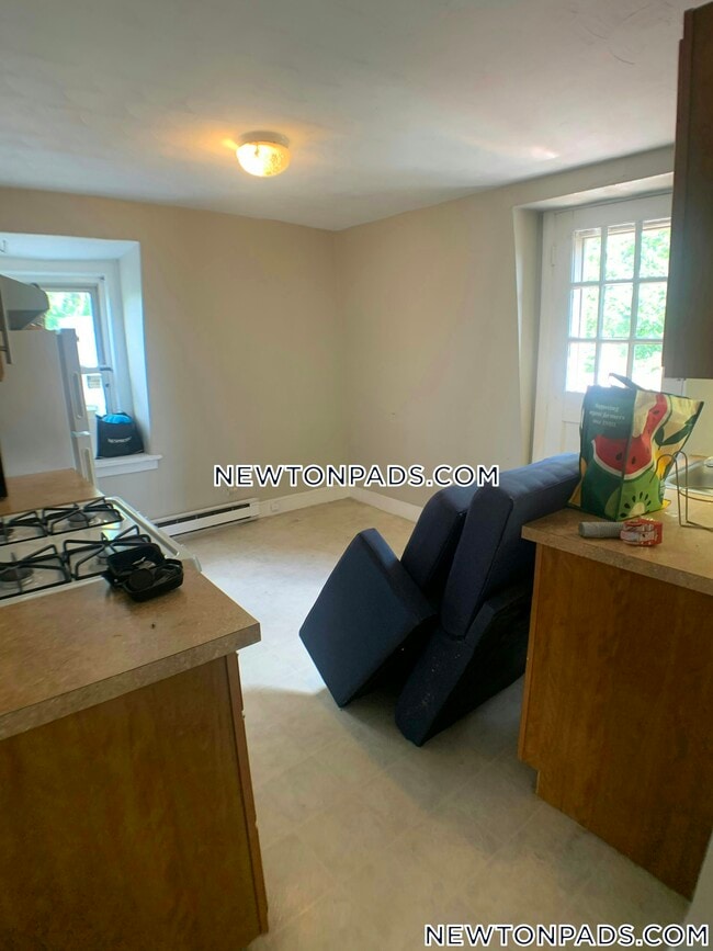 Photo - 12 Lincoln St Apartment Unit 1