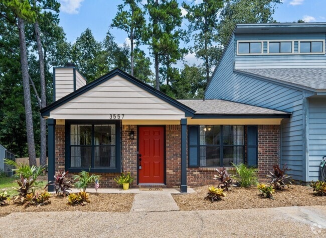 Building Photo - 2/2 Townhome
