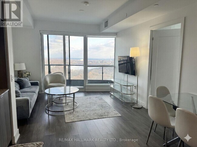 Photo - 585 Bloor St E Unit 2618