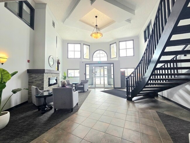 Photo - 10221-10111 111 St NW