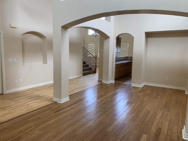 Photo - 2169 Whisper Wood Dr W