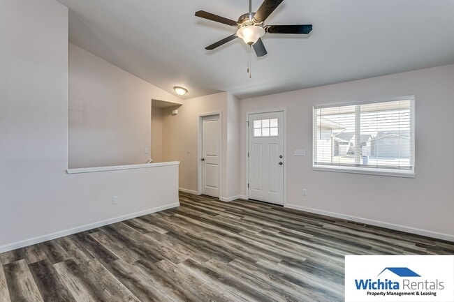 Photo - Newer 4 bedroom 3 bath duplex!!