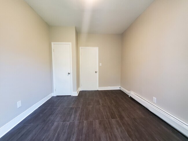 152 Seaview Ave 2R - 150 Seaview Ave Unit 2R