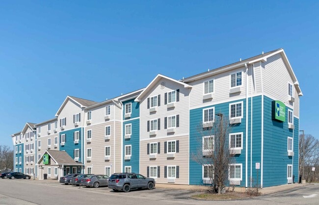 Furnished Studio-Kalamazoo - West