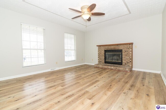 Photo - 214 Eagle Way