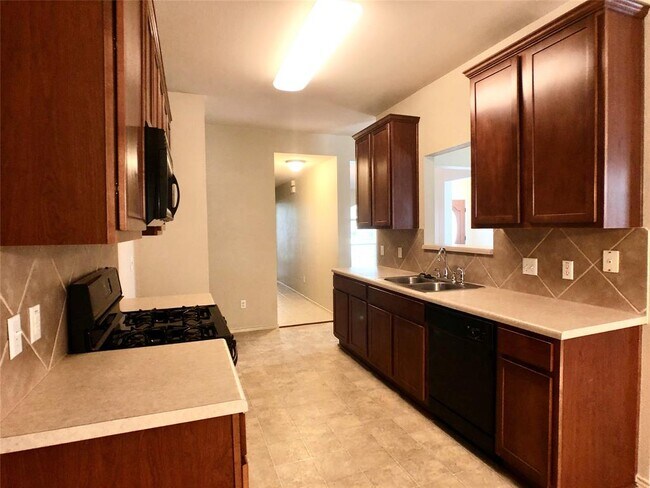 Photo - 2141 Pearson Way