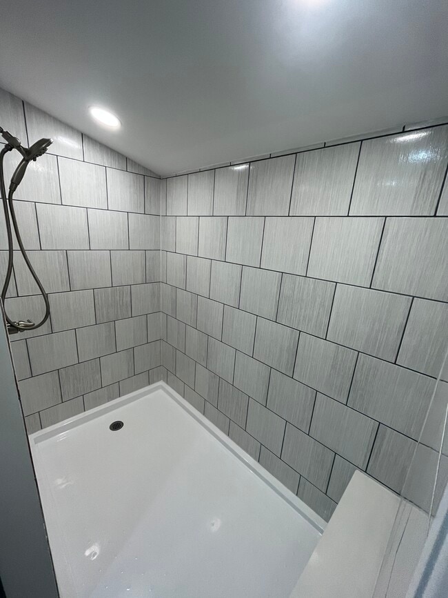 Photo - 64 Sand Creek Rd Unit main building