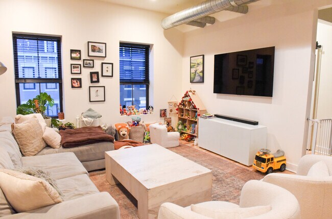 Photo - 2017 Forbes Ave